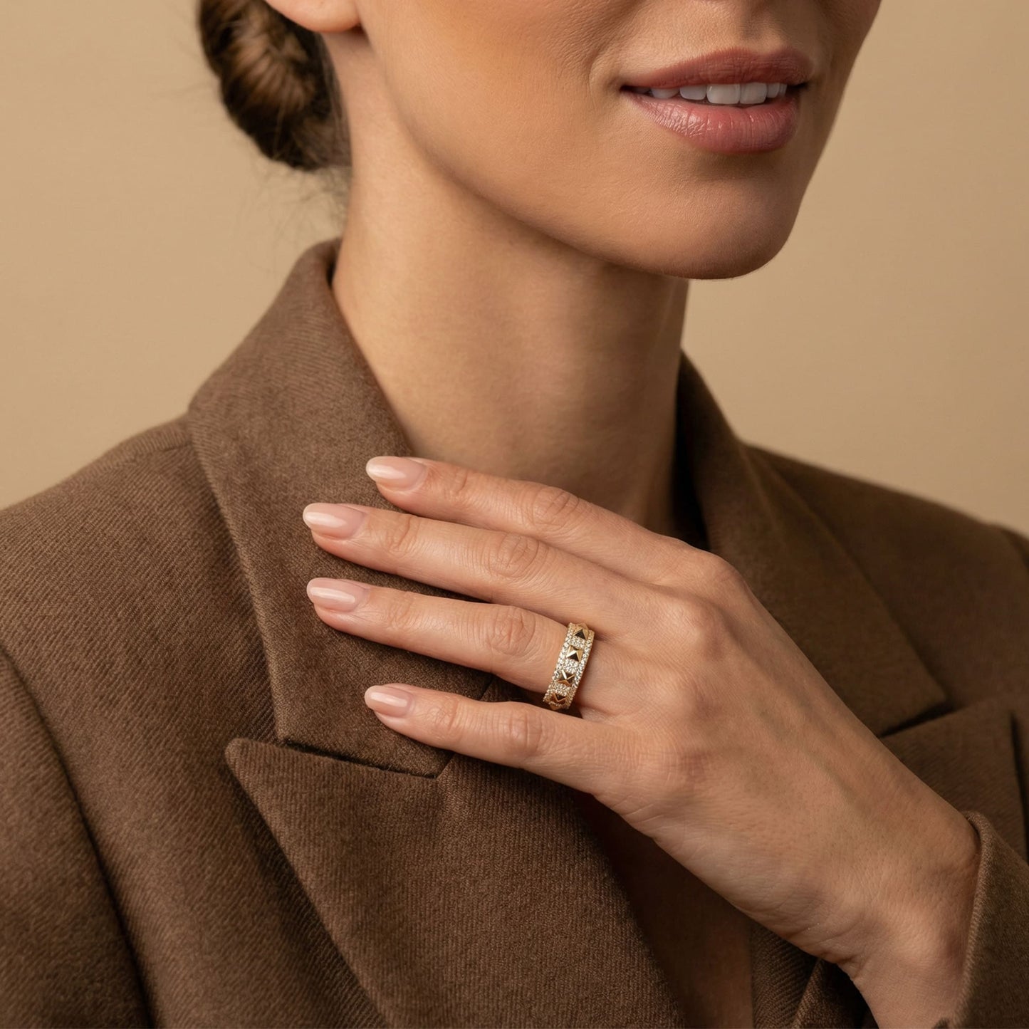 18K Yellow Gold and Diamonds Geometric Statement Ring