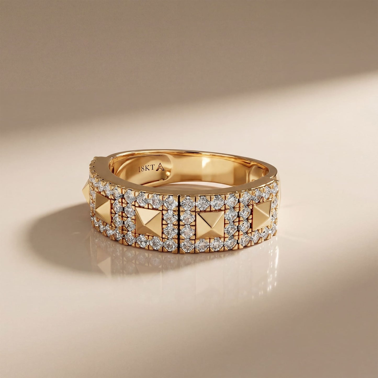 18K Yellow Gold and Diamonds Geometric Statement Ring